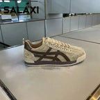 Tênis slip-on de lona branca respirável para homens